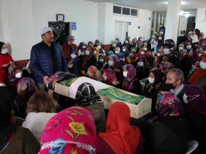 Samsun’daki Otobüs Kazasında Hayatını Kaybeden 2 Kadın Son Yolculuğuna Uğurlandı