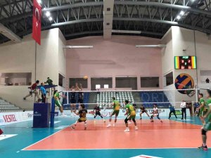 Efeler Ligi: Bingöl Solhan Spor: 0 - Arkas Spor: 3