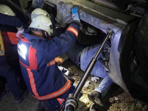 Ordu’da Araç İçinde Sıkışan Sürücü Güçlükle Kurtarıldı