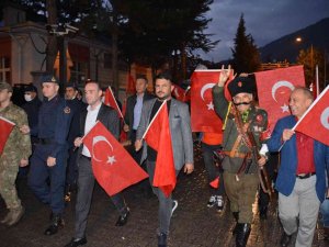 Saimbeyli’nin İşgalden Kurtuluşunun 101. Yılı Fener Alayı Kutlandı