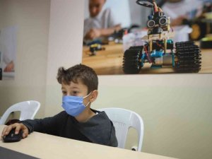 Kartal Belediyesinden Çocuklara ‘Robotik Kodlama Eğitimi’