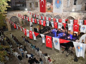 Mut’taki Tarihi Taşhan’da Klasik Müzik Konseri