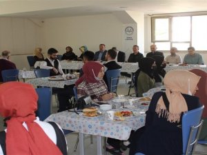 Erzincan İ̇l Müftüsü Çakır, İ̇lahiyat Fakültesini Kazanan Öğrencilerle Bir Araya Geldi