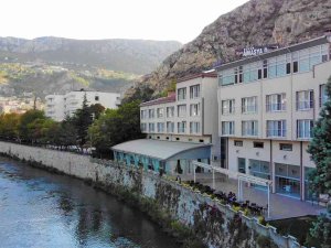 Üniversitelilere Aylığı 500 Tl’ye Yeşilırmak Manzaralı Otel
