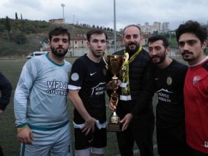 İ̇zmit Belediyesi Başkanlık Kupası’nda Şampiyon Bekirderespor