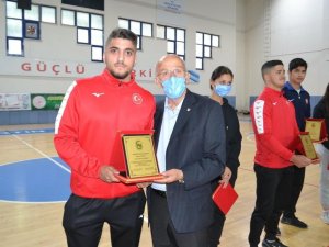 "Amatör Spor Haftası"’ Etkinlikleri Ödül Töreni İle Sona Erdi