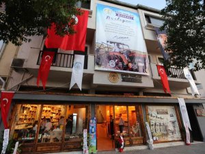 Efes Tarlası Bakkalı 1 Yaşında