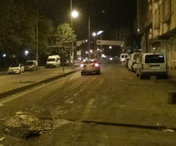 Diyarbakır'da çıkan olaylarda 3 kişi öldü, sokağa çıkma yasağı başladı