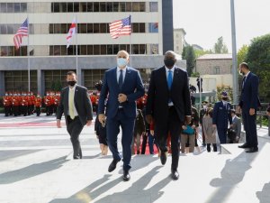 Abd Savunma Bakanı Lloyd Austin, Mevkidaşı Juansher Burchuladze İle Gürcistan’da Bir Araya Geldi