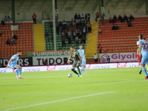 Süper Lig: Alanyaspor: 3 - Kayserispor: 2 (İ̇lk Yarı)