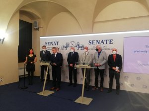 Çekya Senatosu, Devlet Başkanı Zeman’ın Yetkilerini Elinden Alabilir