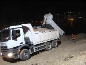 Yol Çalışmaları Gece Gündüz Devam Ediyor