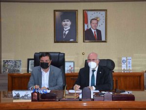 Belediye Ve Üniversite Uşak İçin Ele Ele Verdi