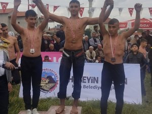 Pamukkale Belediyespor’un Pehlivanları 1 Altın 1 Gümüş Madalya Kazandı