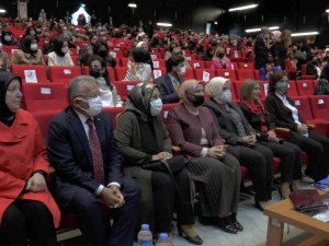 Ak Parti Genel Merkez Kadın Kolları Başkanı Ve Düzce Milletvekili Ayşe Keşir: