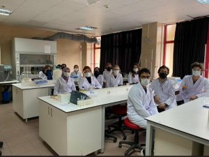 Eczacılık Fakültesi Öğrencilerine Uyum Eğitimi