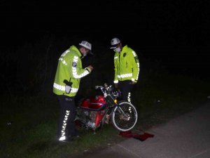 Hafif Ticari Araçla Çarpışan Motosiklet Sürücüsü Ağır Yaralandı