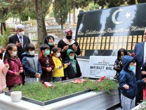 Miniklerden Şehitliğe Ziyaret