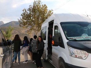 Bu Beldede Öğrenci Servisi Ve Şehir İçi Ulaşım Ücreti Belediye Başkanı Tarafından Karşılanıyor