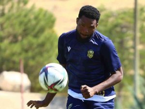 Tetteh: "Güzel Bir Aile Ortamı Yakaladık"