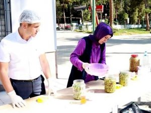 Kadın Çiftçilere Zeytin Salamurası Ve Turşu Yapımı Eğitimi Verildi
