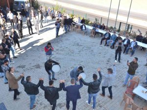 Tes-i̇ş Sendikası’nda Seçim Zaferine Halaylı Kutlama