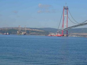 Dev Platform 57 Metre Suya Batırılarak 1915 Çanakkale Köprüsü Altından Geçti