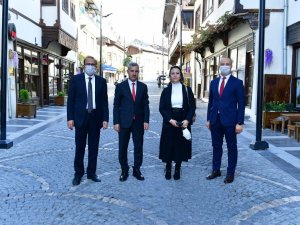 Başkan Çınar, Doğan’ı Kültür Evlerinde Ağırladı