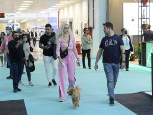 Evcil Hayvanını Alan Petzoo Eurasia Fuarı’na Geldi