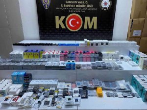 Samsun’da 925 Kaçak Telefon Aksesuarına El Konuldu