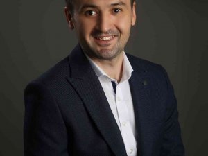 Aü Öğretim Üyesi Şuayip Yüzbaşı, ’Yılın Bilim İ̇nsanı’ Ödülünü Aldı