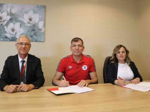 Medical Park Elazığ Hastanesi, Esysk İle Sağlık Sponsorluğu Anlaşmasını Yineledi