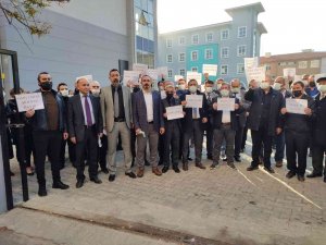 Sendikalar Darp Edilen Öğretmen İçin Toplandı