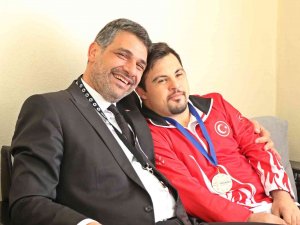 Başkan Kocaman, Şampiyon Sporcu İle Buluştu