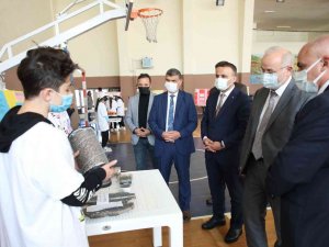 Rektör Ünal, Fatsa Bilim Fuarı’nda