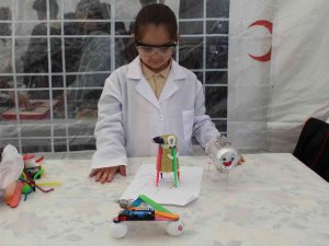 Küçük Kaşifler Bilim Şenliğinde Buluştu