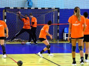 Konyaaltı Hentbol Takımı Liderliğini Sürdürmek İstiyor