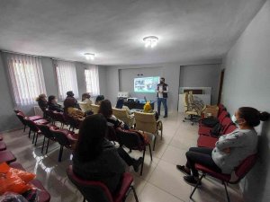 Öğretmen, Veli Ve Sağlık Çalışanlarına “En İ̇yi Narkotik Polisi Anne” Projesi Anlatıldı