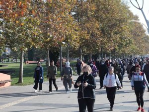 ’Hareket Et Sağlıklı Ol’ Sloganıyla Kadınlar Ön Sırada Yürüyor