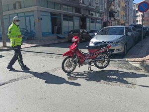 Otomobil İle Motosiklet Çarpıştı: 1 Yaralı