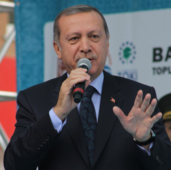 Erdoğan Bayburt’ta: 3-5 sokak serserisine boyun eğecek bir devlet değiliz