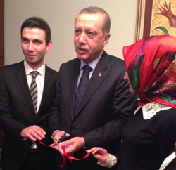 Rize'de Nişan Yüzüklerini Cumhurbaşkanı Erdoğan Taktı