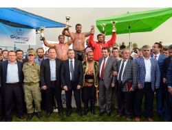 Erbaa Güreşlerinin Başpehlivanı Fatih Atlı Oldu