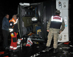 Sivas’ta polis otobüsü devrildi: 3 şehit, 35 yaralı