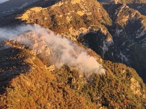 Osmaniye’deki Orman Yangınını Söndürme Çalışmaları Sürüyor