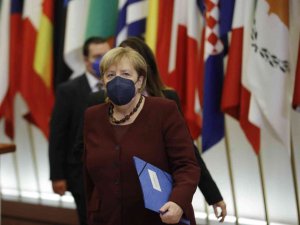 Merkel: "Ab’de Enerji Krizine Yönelik Alınan Tedbirler, Yenilenebilir Enerjiye Geçişe Zarar Vermemeli”