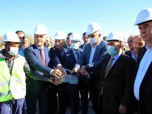 Suluova Kapalı Spor Salonu’nun Temeli Atıldı
