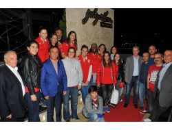 Basketbolcular Yemekte Buluştu