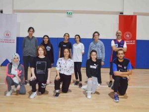 Tavşanlı’da ’Akıncılarspor Kız Basket Takımı’ Kuruldu