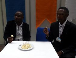 Ugandalılar İlk Defa Peynir Yedi